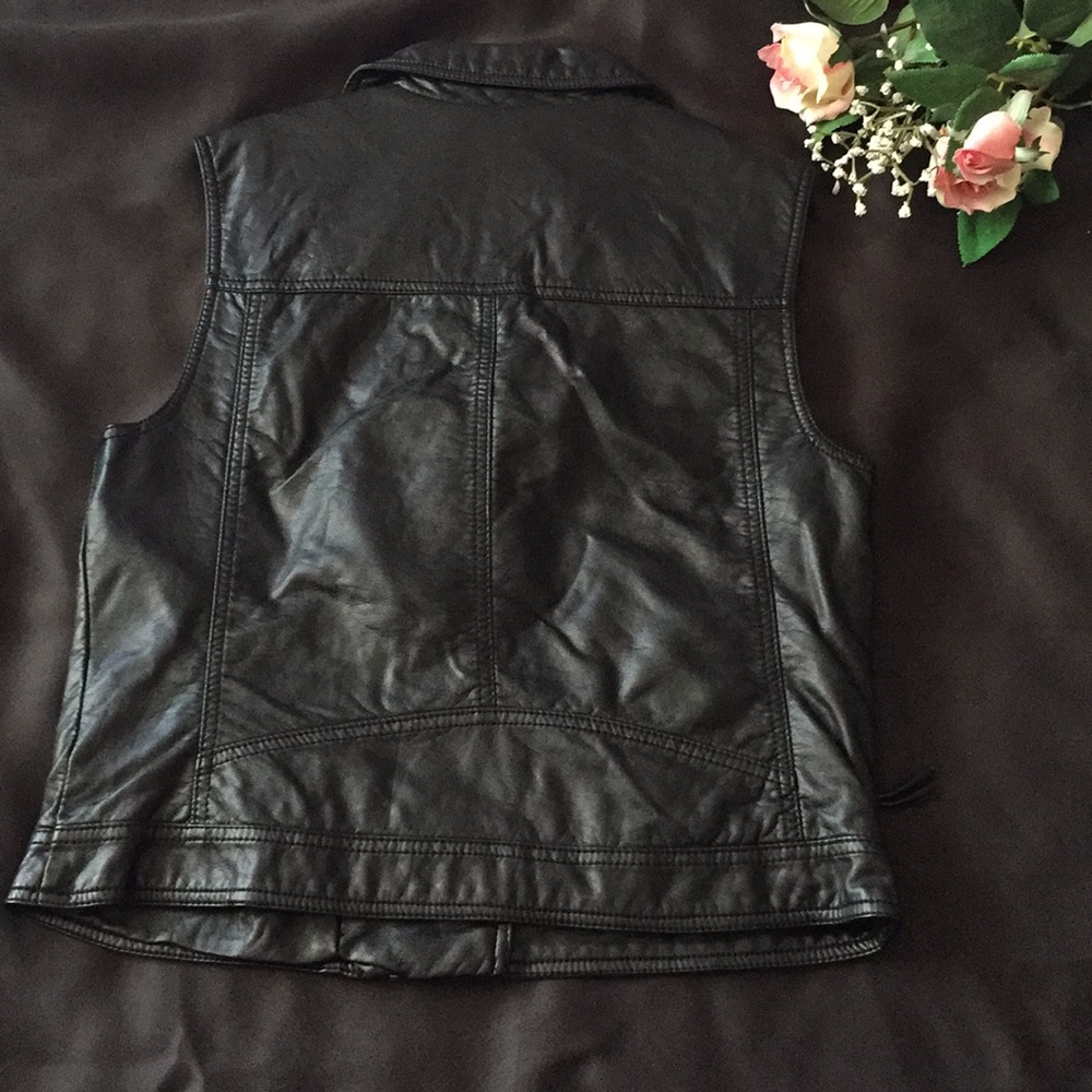 Vest - Picture 2 of 2